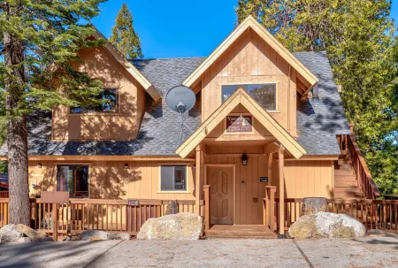 Yosemite Aviary and Quail Within Yosemite - 2 Separate Units, Up To 14 Guests! Отели в г. Yosemite West