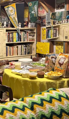 Charming baseball themed 2-story building with cable TV, wi-fi & stereo system.