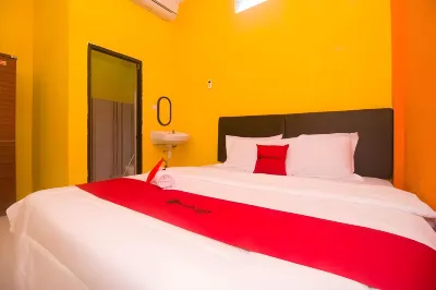 RedDoorz Syariah Near Keraton Sumenep Hotels in Pajagalan