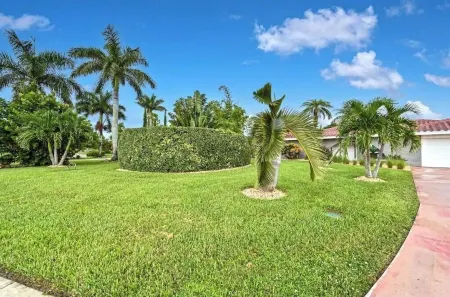 Luxurious Naples Home. Heated Pool. Mins to Beach. Отели рядом с достопримечательностью «Ровер Ран»