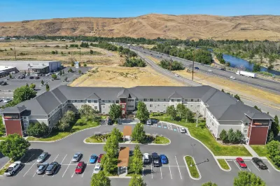 Ledgestone Hotel