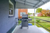 2 Story Oasis: 30+Days + Large Yard/Pet Friendly Hotels in Chillum