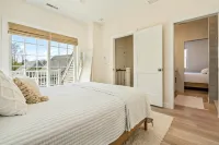 CasaBianca-Pool/FitnessCenter/Hiking/GameRoom Hotels in Arundel