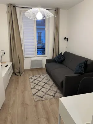 Moderne et Lumineux Hotels in Asnieres-sur-Seine