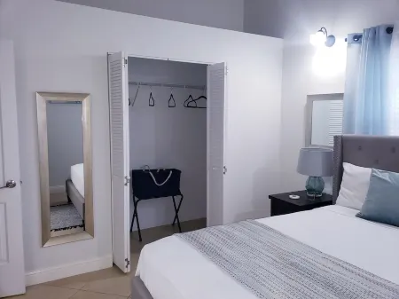 Ivy's Luxury Townhouse - Chef & Driver Optional