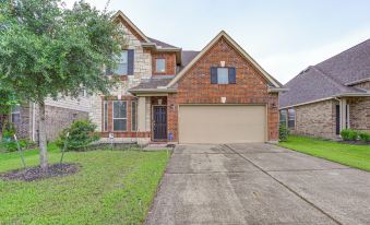 Covered Patio & Spacious Yard: Houston Area Home!