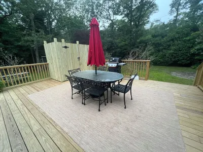 Newly renovated 2BR house, FREE CAR w/beach sticker, pet friendly, sleeps 8 Hotels near Lambert's Cove Beach