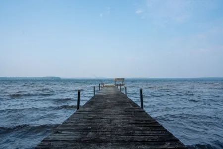 Rustic Shack on the magnificent Fence Lake!