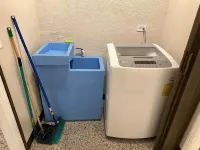 Apartamento de 2 habitaciones, AC, baño, Netflix, Wi-Fi, lavandería y garaje.