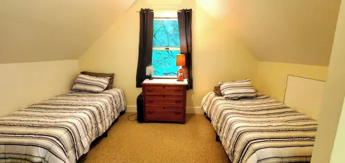 Entire Rustic Farmhouse minutes from Jay Peak