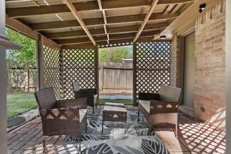 Spring Escape - 7 Miles From IAH