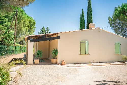 Cotignac en famille - the perfect setting for your vacation