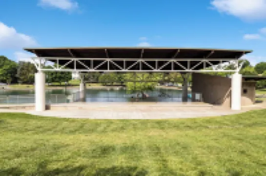 Modern Retreat, Close to Charlotte with Game Room, Grill, Patio & Free Parking