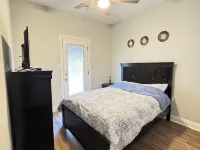 2027- 3-bedroom condo with comfort & amenities near Resturant’s & shopping. Hotels in DeRidder