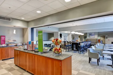 Hampton Inn Lewisburg Отели в г. Уотсонтаун