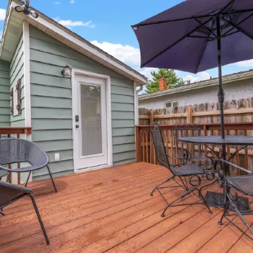 Stylish Comfortable Bluegrass Cottage 7 min to Ark - Fire Pit!