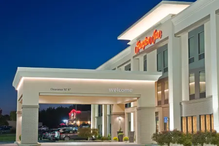 Hampton Inn Winfield/Teays Valley Отели в г. Скотт