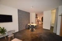 EG Ferienwohnung Merzig Stadt 60 qm PKW Stellplatz im Innenhof Hotel a Merzig
