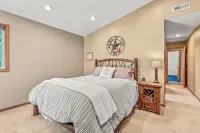 Rocky River is a Spacious 5-bedroom house in wonderful Longview with WiFi, AC