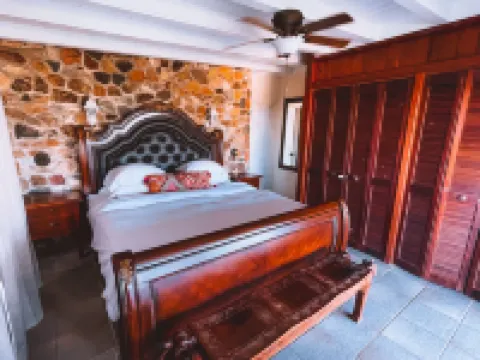 Sunset Shanti - artist's oasis with sunset view Hoteles en 