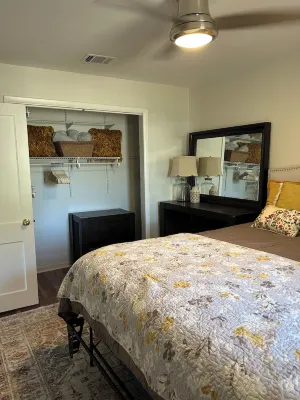 Cozy Coastal Cottage Hotels in Lynn Haven