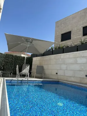 Little palace with pool AC WIFI Hotels in Bet Shemesh