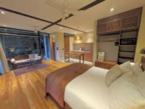 Casa Ibu 4 Br Ocean Breeze Luxury Villa with Private Pool and Lush Gardens