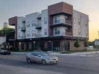Charming 2-Bedroom Apartment in Downtown Manor Hotels in Manor
