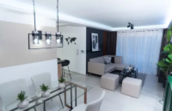 Luxury Apartment w/Parking,calm, w/Elevator, New 聖地亞哥酒店