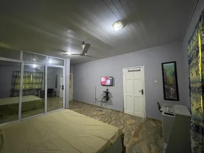 Safe, Peaceful and Cozy Home - Accra Hospitality Redefined Hotels in Dansoman