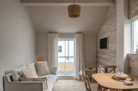 Camellia House Crest apartment. A cosy apartment in the village of Abersoch Hotels in Abersoch