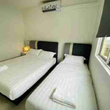 MOUNT AUSTIN COMFY LAKE VIEW 5-10 PAX NEAR TOPPEN IKEA AEON WATERPARK Rooms