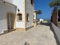 Villa on the beach with private pool - holaVivienda Inmobiliaria