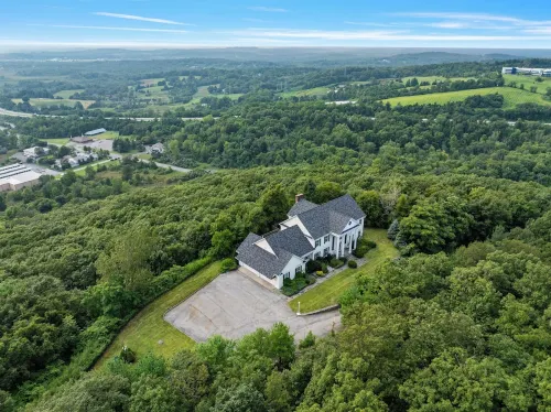 Spacious Smart Home Retreat on 14 Acres of Nature فنادق في Orange County