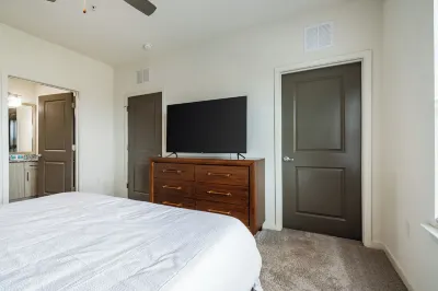 Landing Melbourne Duran East Hotels near Total Wine & More