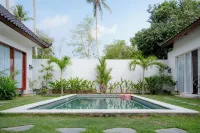 3 Bedrooms Private Villa with Pool near the Beach