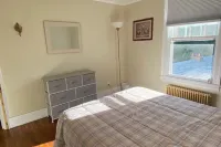 NEW! Renovated GORGEOUS APT! CALLING TRAVEL Professionals! 30 Day minimum stay.