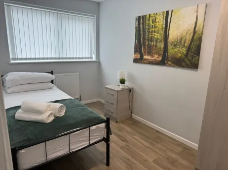 4 Bedroom Flat - Sleeps 5 - Free Parking & Wifi - Warwickshire Отели рядом с достопримечательностью «Уорикский замок»