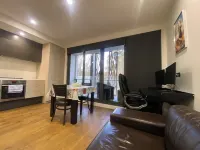 Entire Rental Apartment in West Melbourne Hôtels à proximité de : Flagstaff Gardens