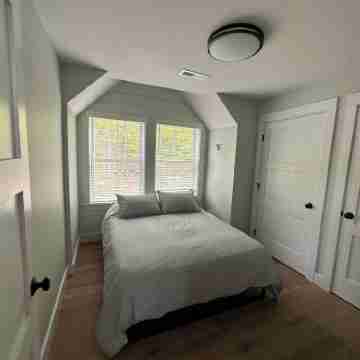 Beautiful Lake Winnipesaukee w/ Dock! Rooms