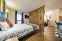 Serenity Aparthotel - 4 pax - La défense 10 minutes walk to Subway