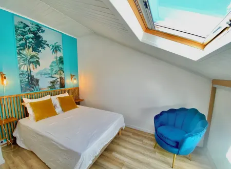 Villa with magnificent view and natural stone pool