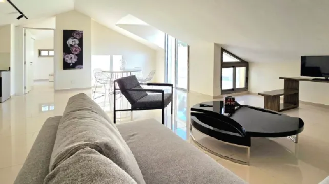 Charming 1-bedroom apartment with pool, WiFi, Ac, in nice, calm area in Tabarja