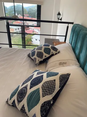 Aparta Estudio Duplex Lindo Confortable en Pueblito Pintoresco Cerca a Bogota Отели в г. Тена