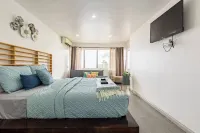 A&H Seaside Oasis:Oceanfront Condo,Stunning Views, Beach Access, Family-Friendly Hotels in 