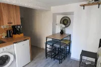 Les Chambres du Clavero Hotels in Claviers