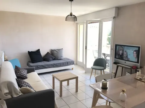 Proximité Port et Plage - T3 Climatisé