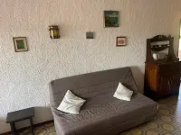 Residential apartment, balcony sea view, private beach access 200m, private parking Hotels in Calcatoggio