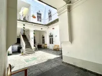 Central Spacious, Clean Apartment 4-6 family & pet,  Ideal for Family or Groups