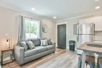 Modern Minimalist Suite 101